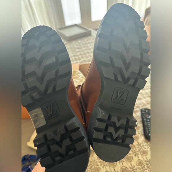 LOUIS VUITTON COGNAC MONOGRAM RANGER COMBAT BOOTS 38W - Picture 6 of 9